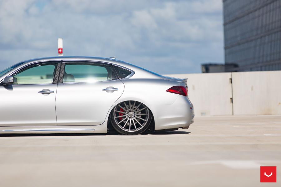  Infiniti Q70 on Vossen Wheels (VFS2) 2017 года  (фото 40 из 43)